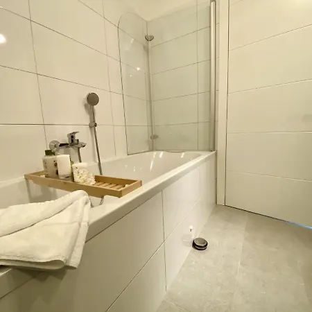 Neubau, Gemuetlich Und Modern See Und Zentrum Nah By Seebnb