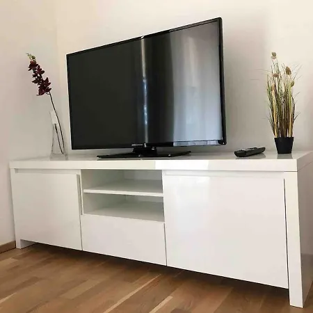 Apartment Neubau, Gemuetlich Und Modern See Und Zentrum Nah By Seebnb